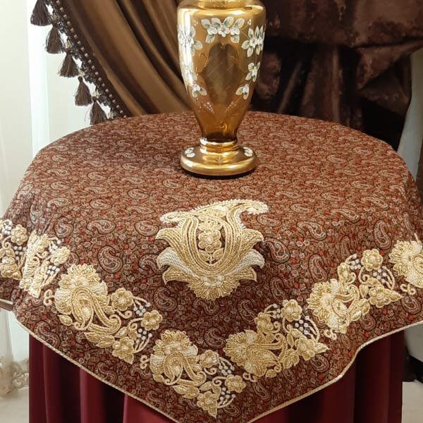 رومیزی سرمه‌دوزی